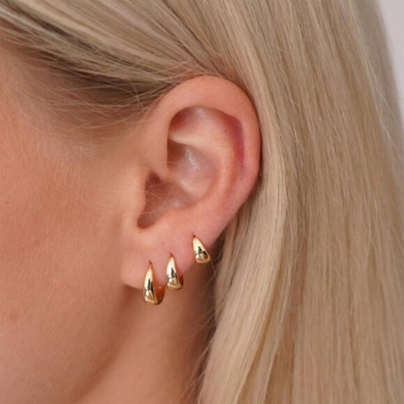 Chunky Small Gold Hoop Earrings Set for Women, Dainty 14K Gold Plated Huggie - Picture 5 of 7